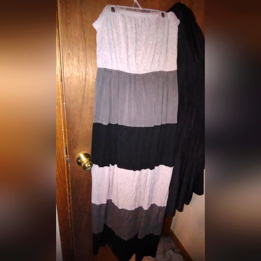 Soprano Strapless Tri-Colored Horizontal Block Maxi Dress